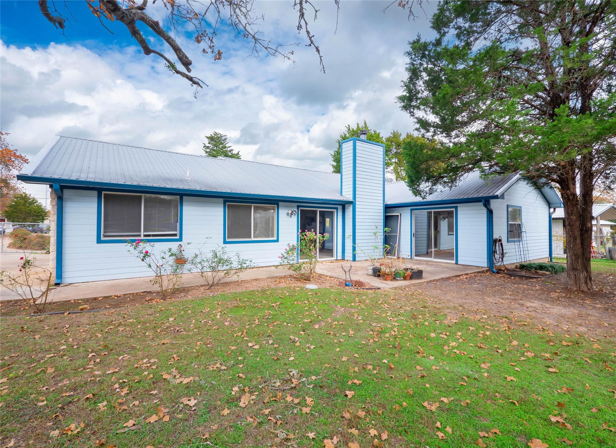 137 Blanket Flower Dr, Bastrop, TX 78602