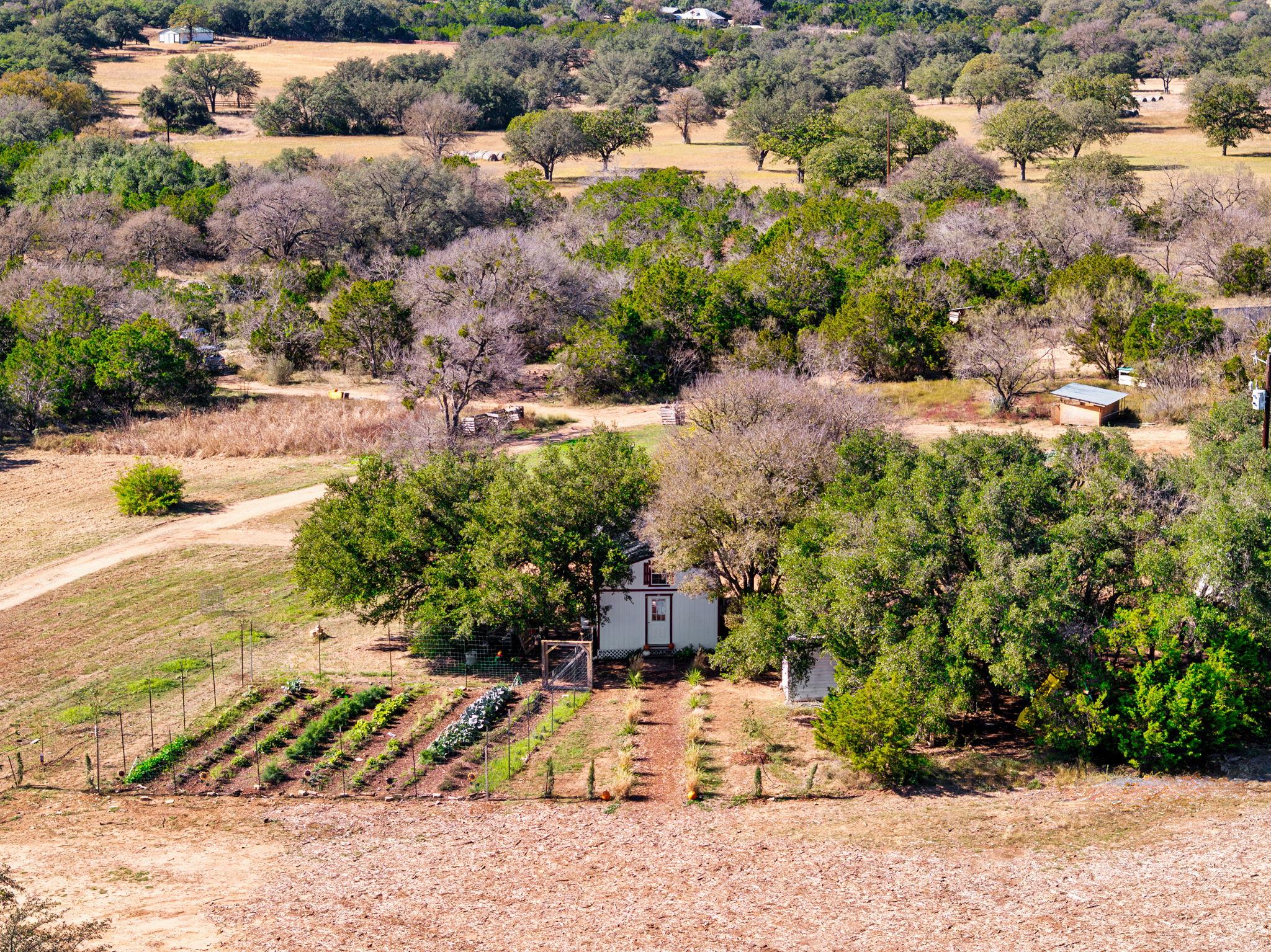 25711 Hamilton Pool Rd, Round Mountain, TX 78663