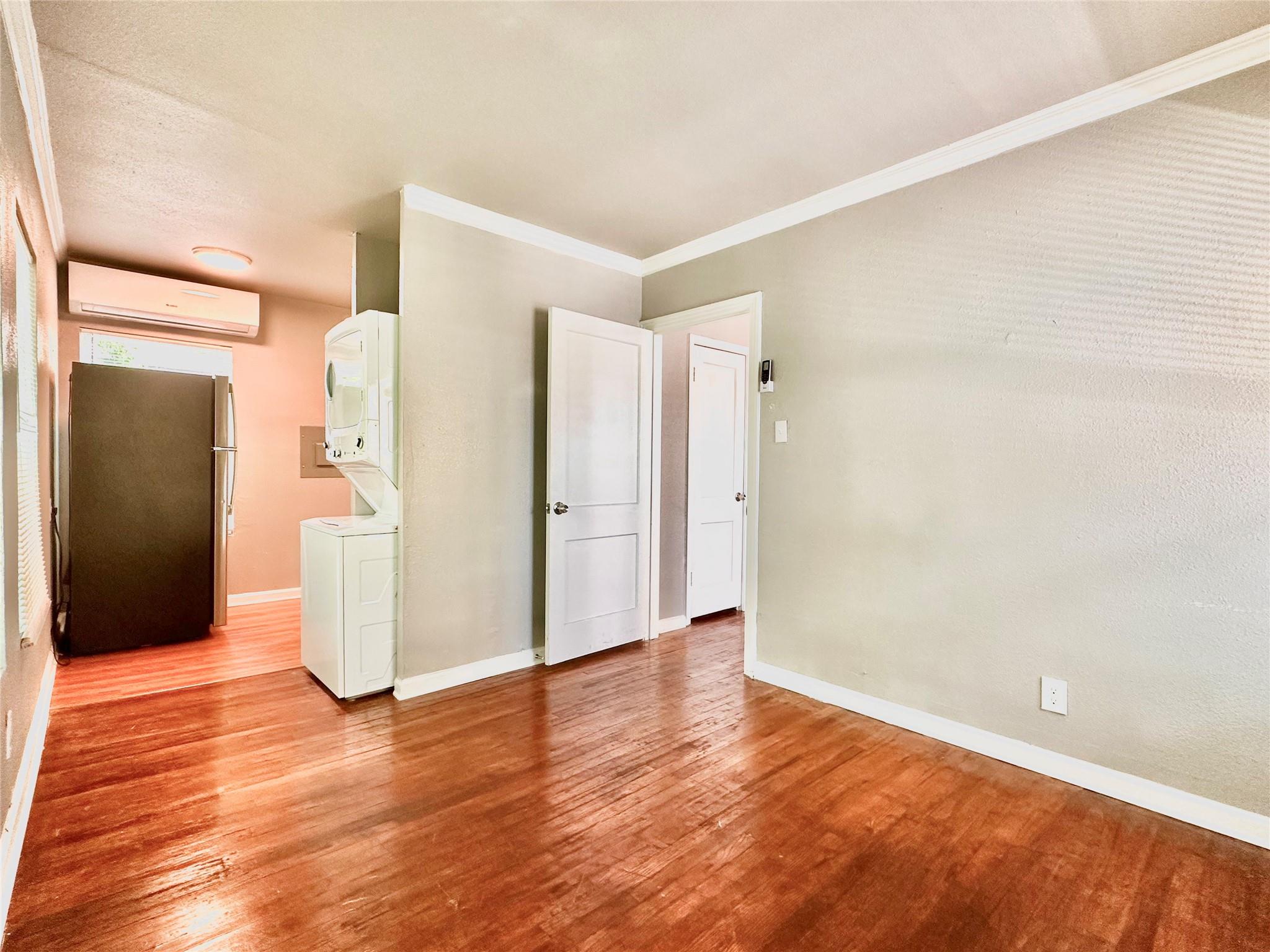 204 E 30th St # 101, Austin, TX 78705