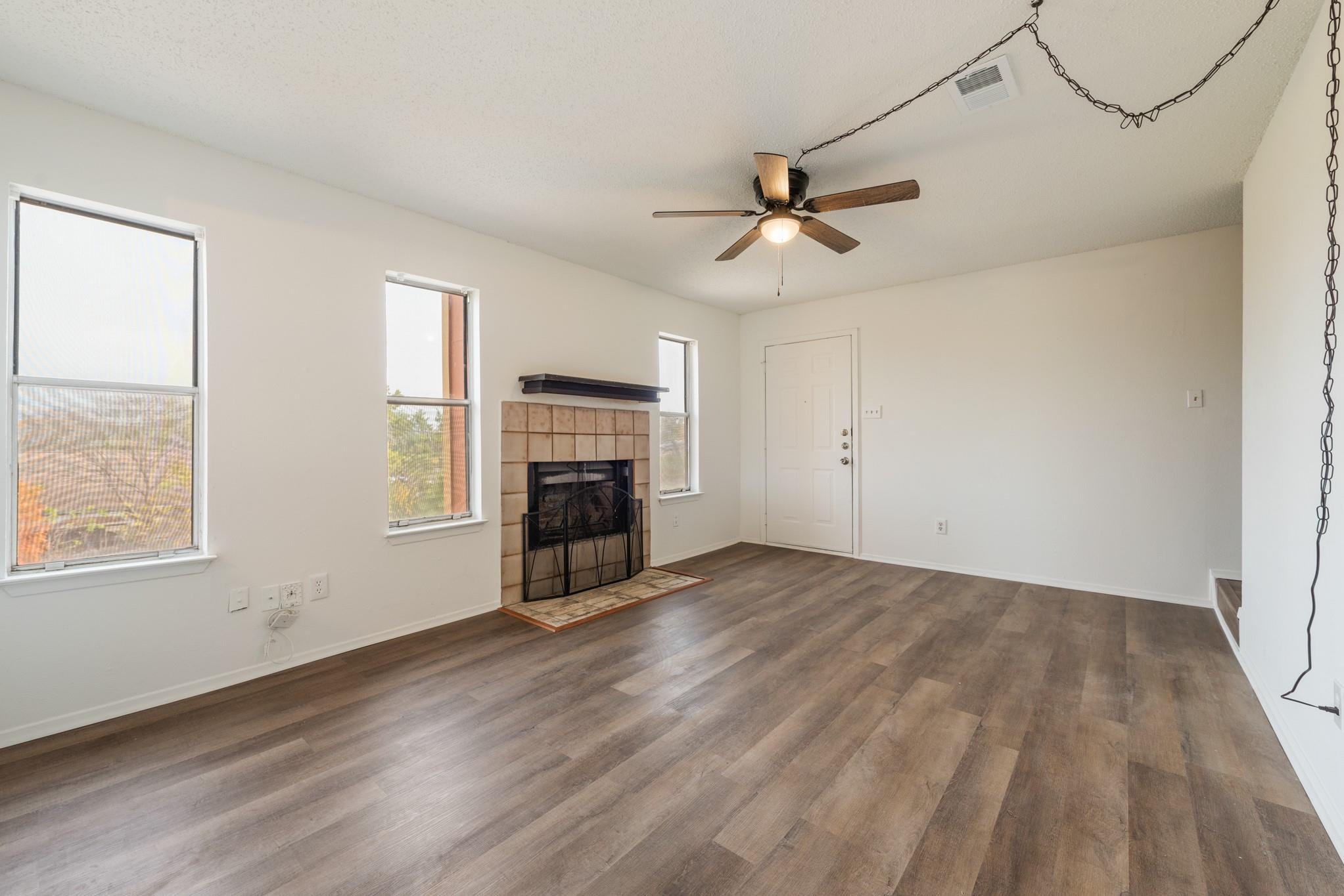 6910 Rifle Bnd # B, Austin, TX 78736