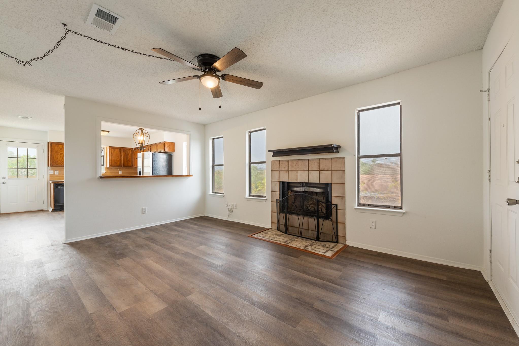 6910 Rifle Bnd # B, Austin, TX 78736