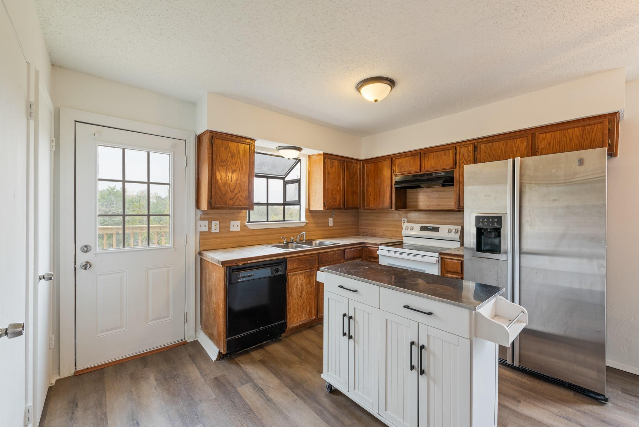 6910 Rifle Bnd # B, Austin, TX 78736