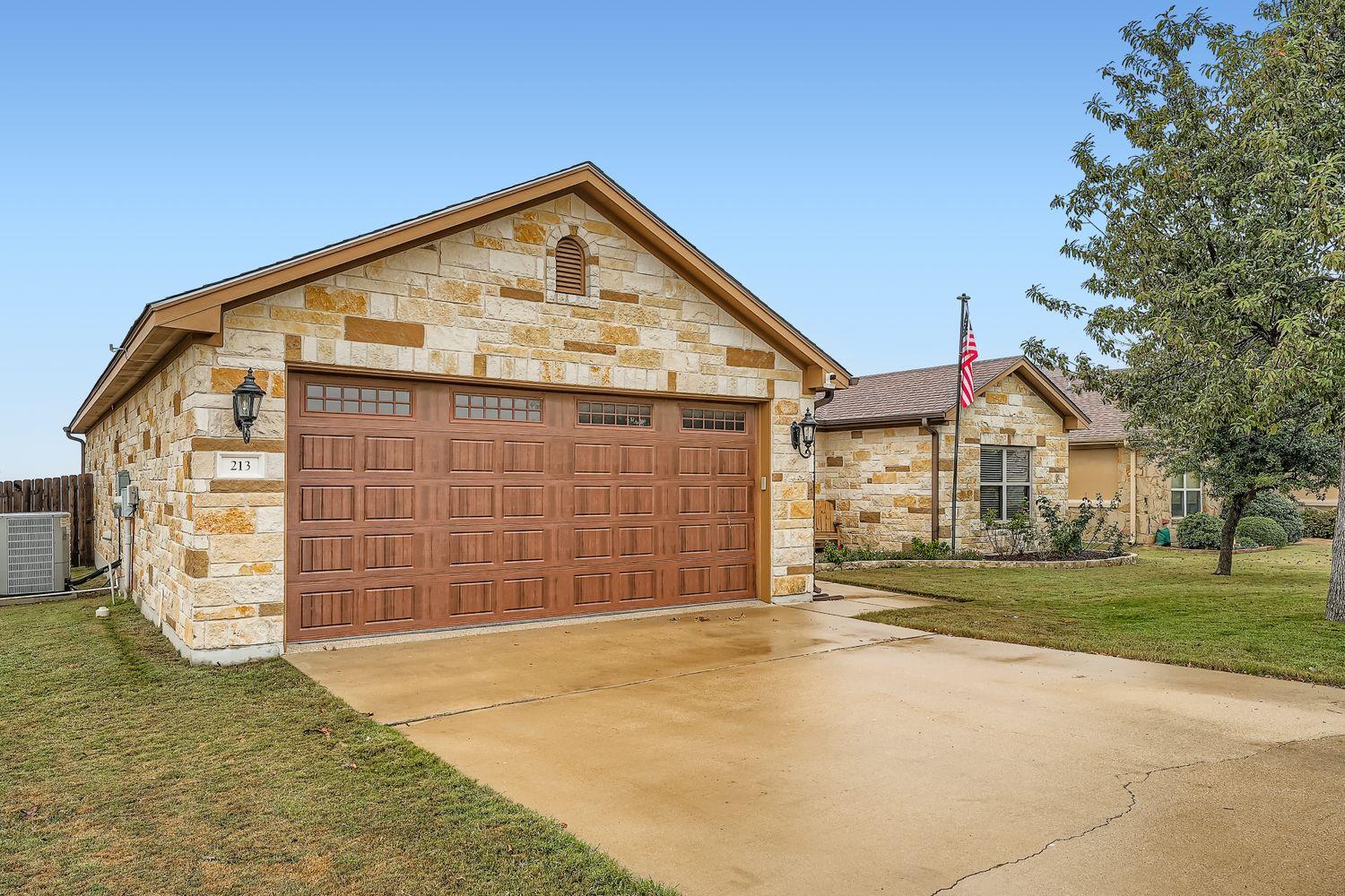 213 Western Sky Trl, Jarrell, TX 76537