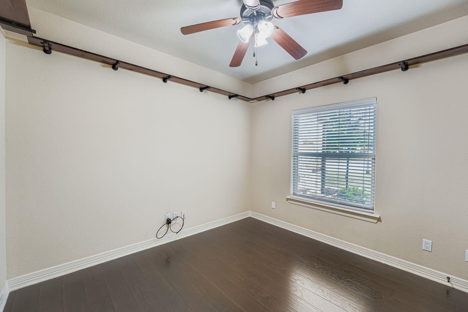 213 Western Sky Trl, Jarrell, TX 76537