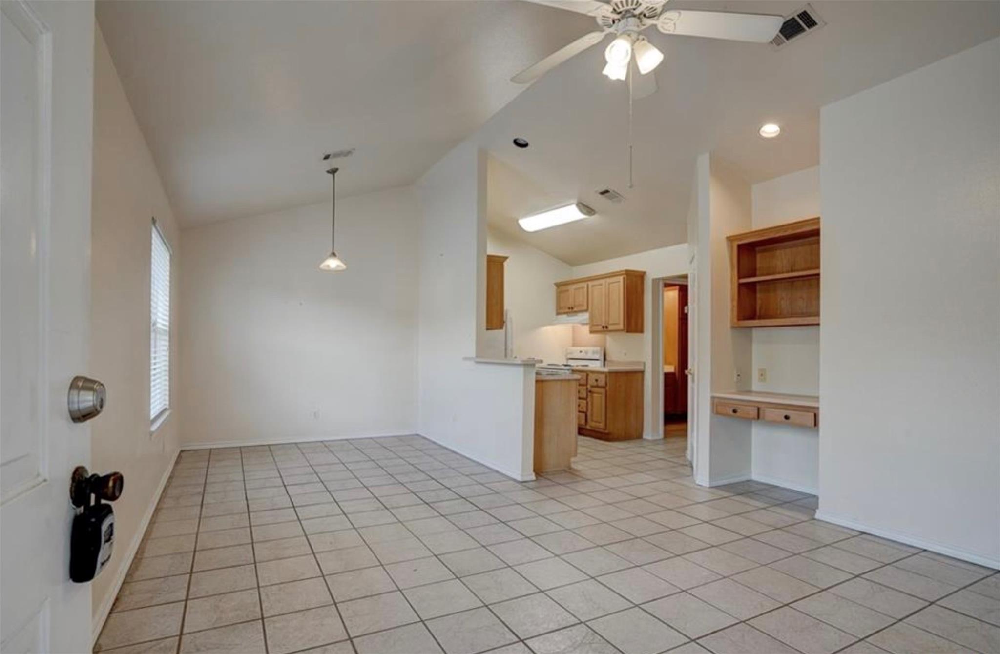 427 Lindsey St # 121, San Marcos, TX 78666