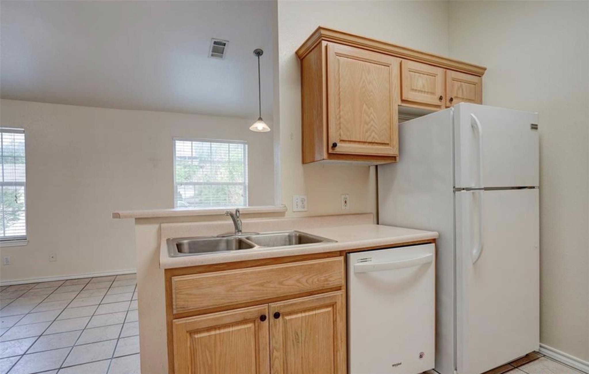 427 Lindsey St # 121, San Marcos, TX 78666