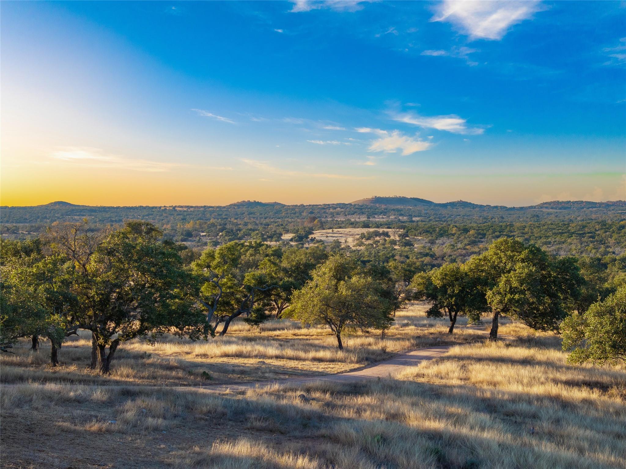 1547 Pressler Rd, Fredericksburg, TX 78624