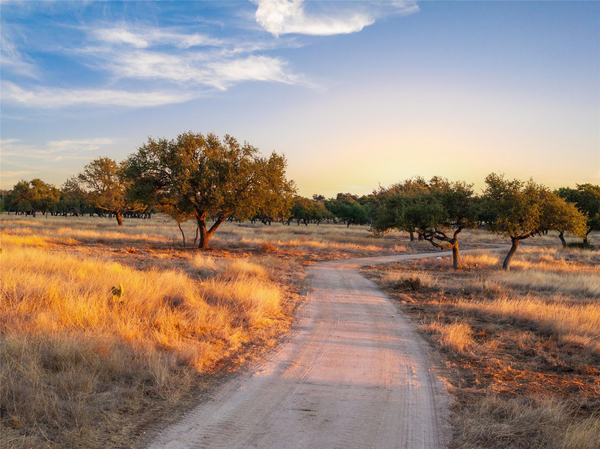 1547 Pressler Rd, Fredericksburg, TX 78624