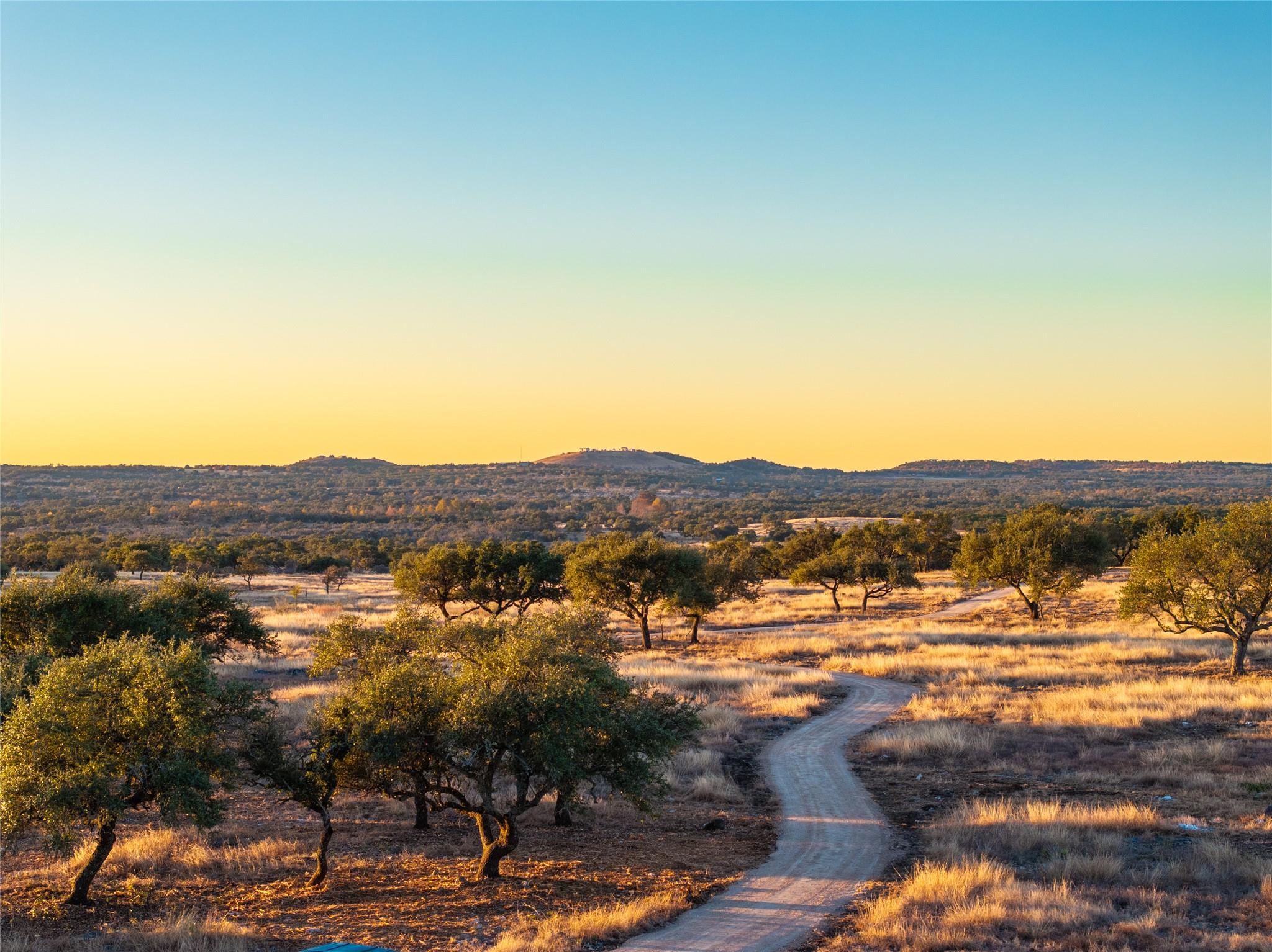 1547 Pressler Rd, Fredericksburg, TX 78624