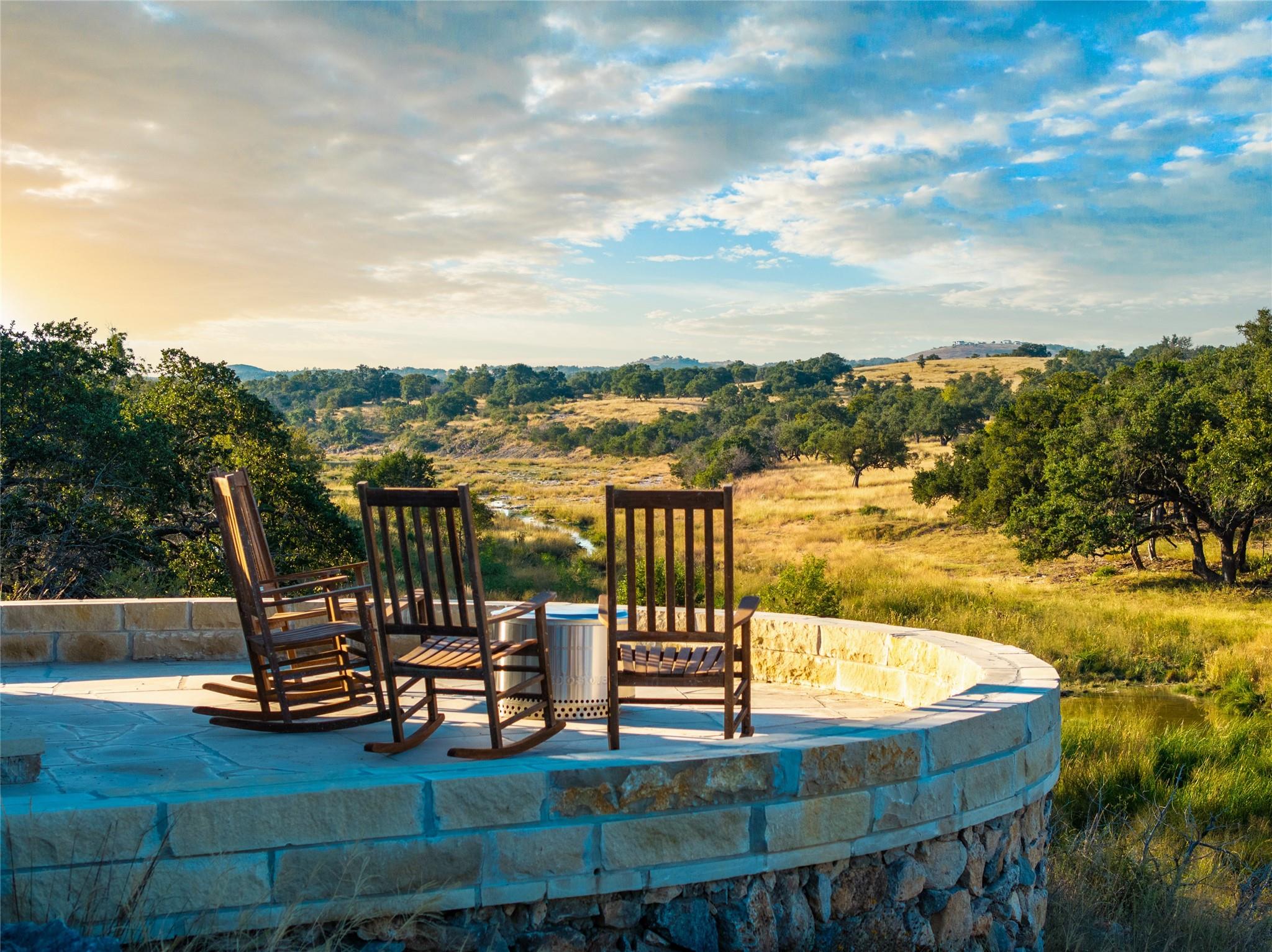 1547 Pressler Rd, Fredericksburg, TX 78624