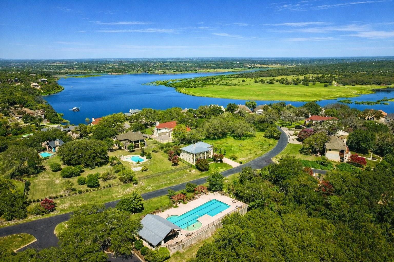 935 Wesley Ridge Dr, Spicewood, TX 78669