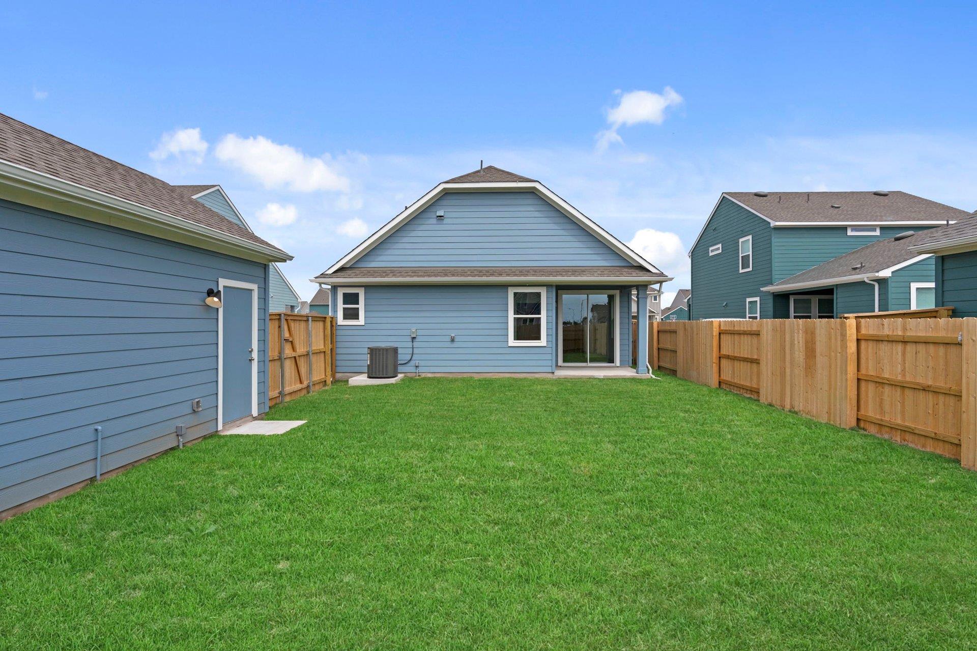 114 Cherry Blossom Ln, Taylor, TX 76574