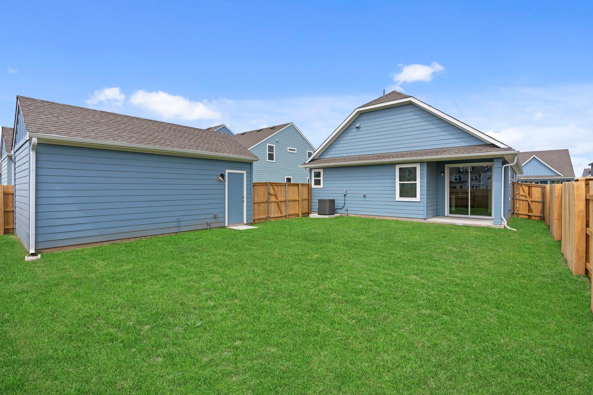 114 Cherry Blossom Ln, Taylor, TX 76574