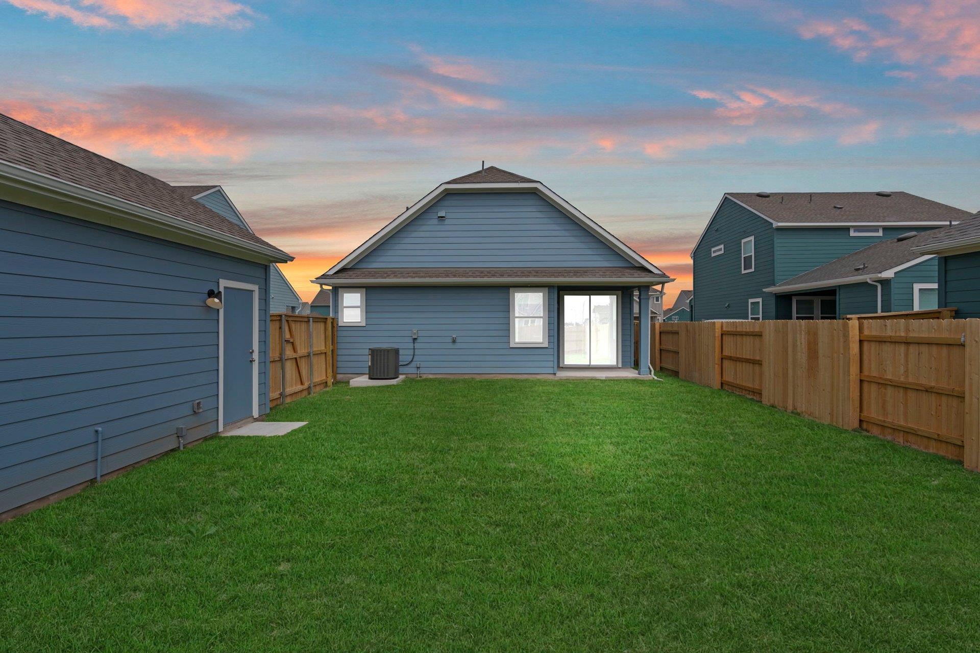 114 Cherry Blossom Ln, Taylor, TX 76574