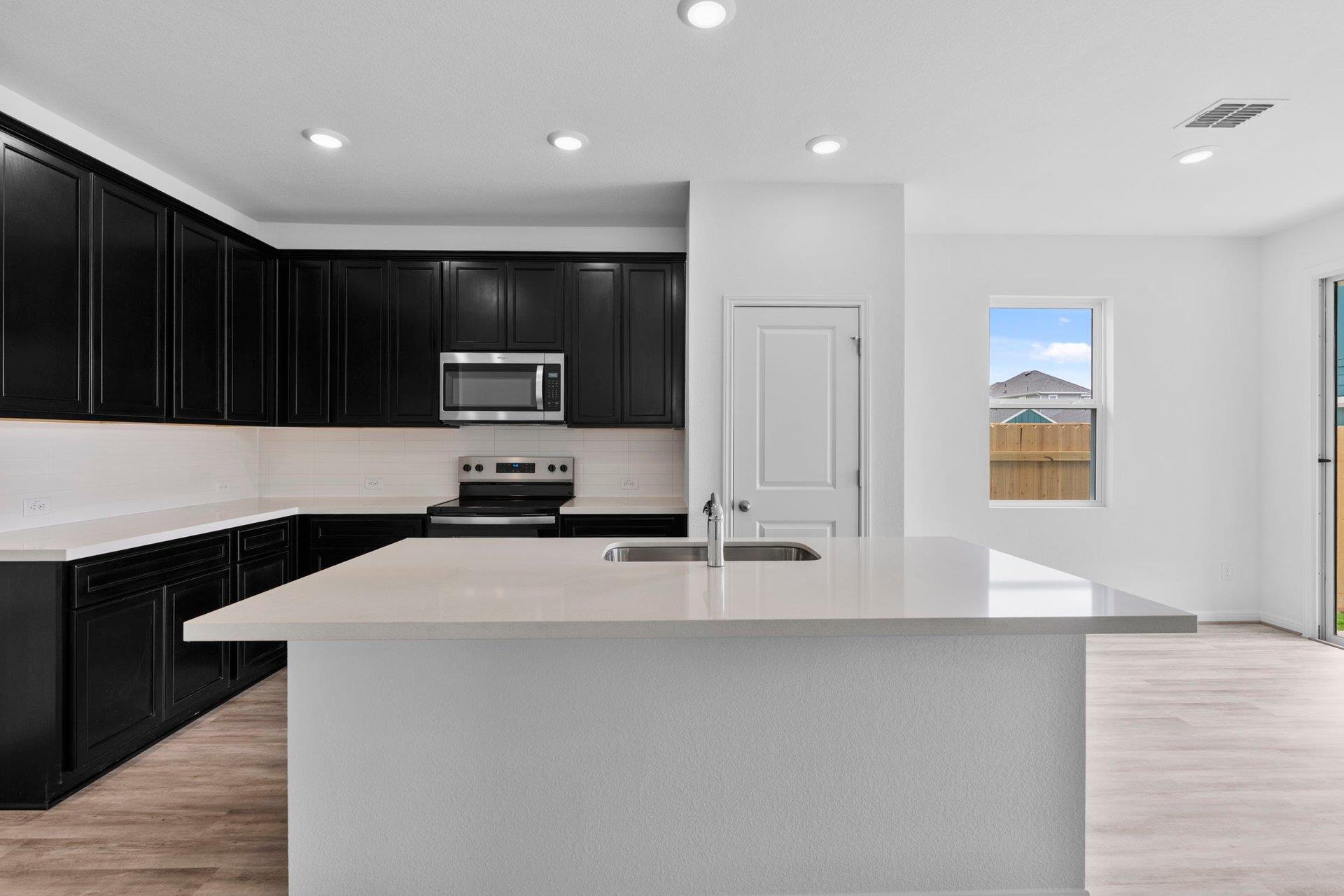 114 Cherry Blossom Ln, Taylor, TX 76574