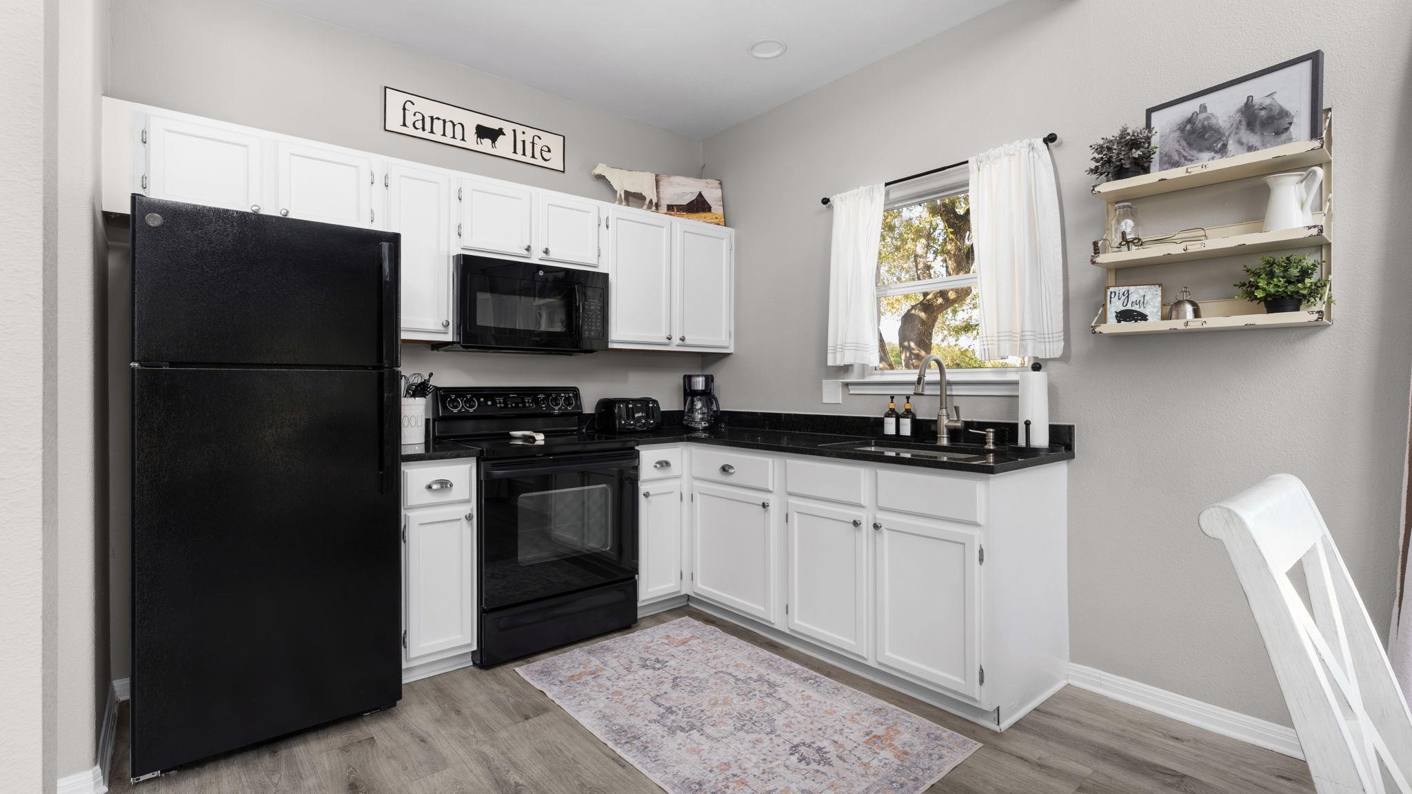 25711 Hamilton Pool Rd, Round Mountain, TX 78663