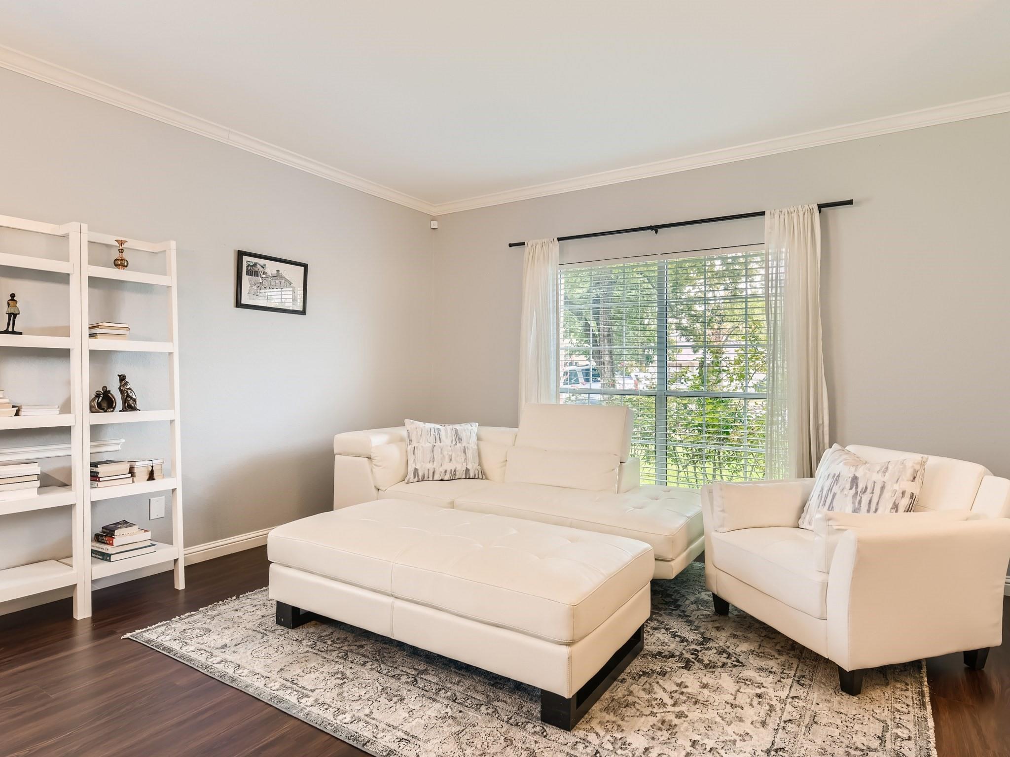 5904 Kabaye Cv, Austin, TX 78749