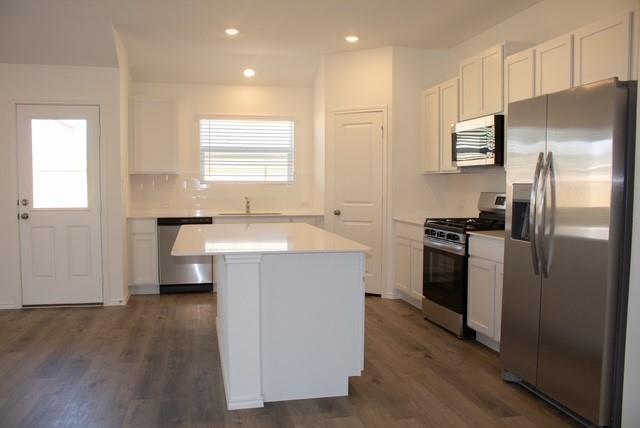 203 Donnington Dr, Hutto, TX 78634