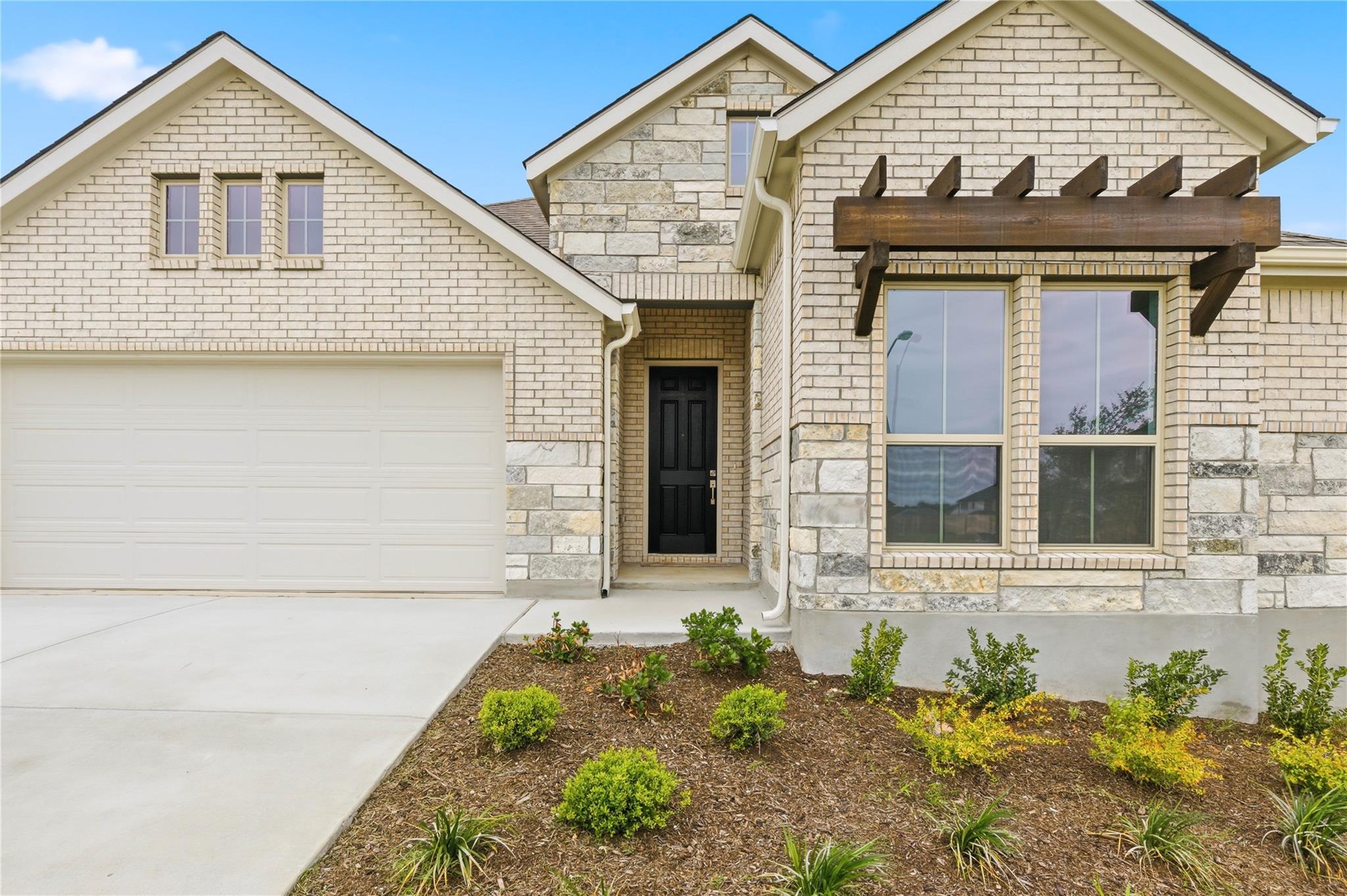 13601 Hamilton Hart Dr, Elgin, TX 78621