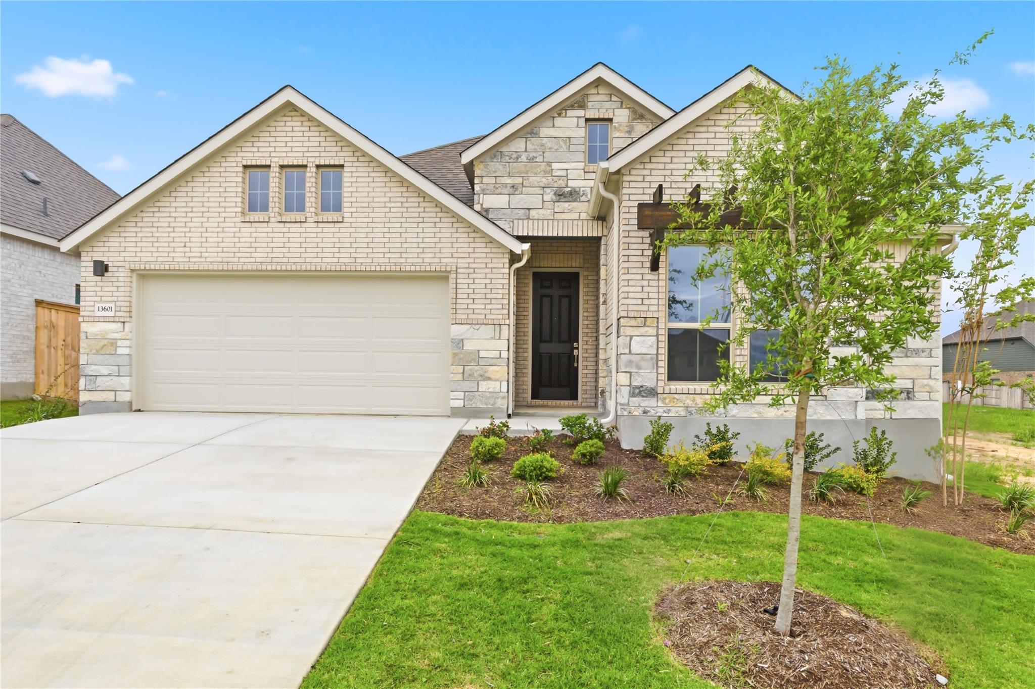 13601 Hamilton Hart Dr, Elgin, TX 78621