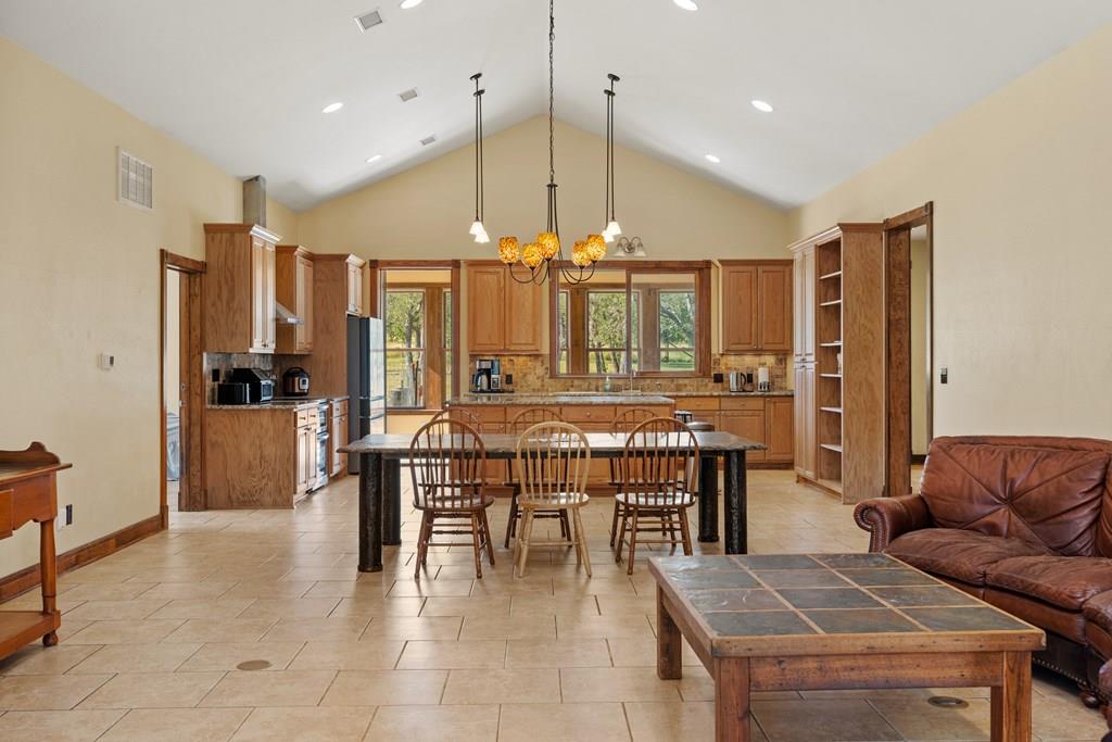 1282 Vintage Oaks Dr, Doss, TX 78618