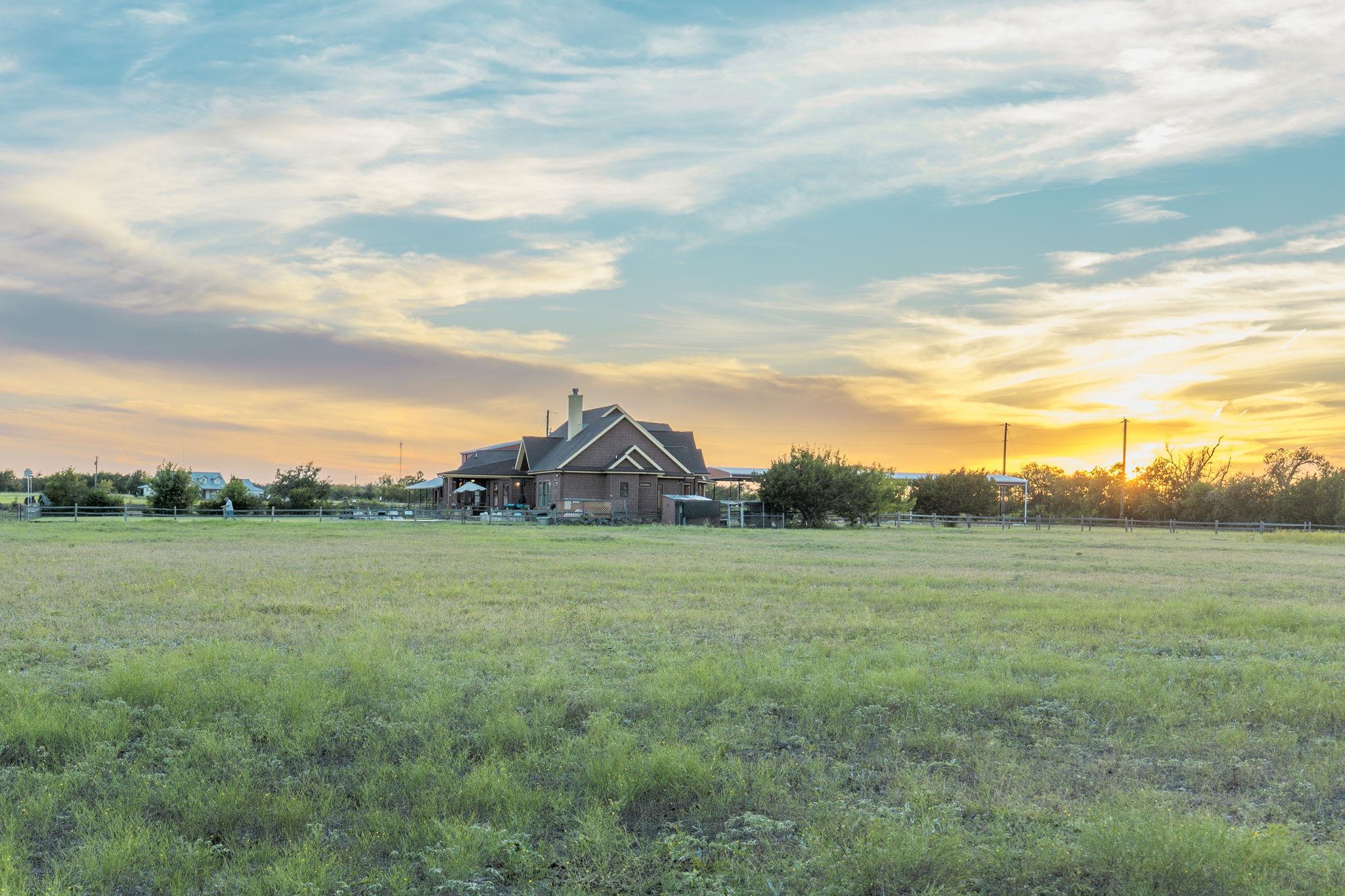 901 County Road 250, Georgetown, TX 78633