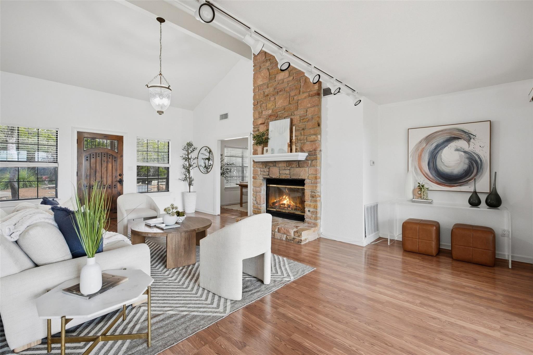 3112 Crosswind Dr, Spicewood, TX 78669