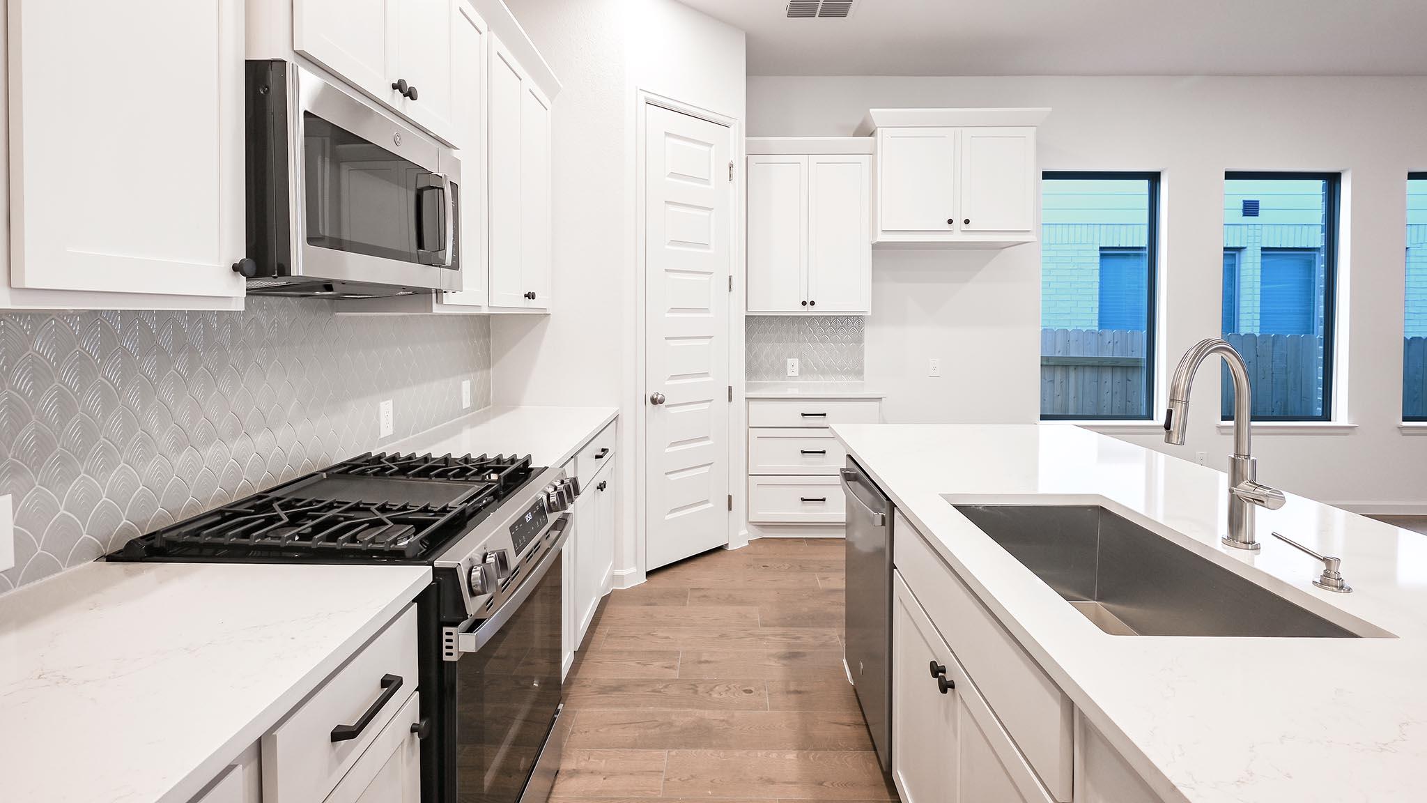 154 Blackborrow Dr, Kyle, TX 78640