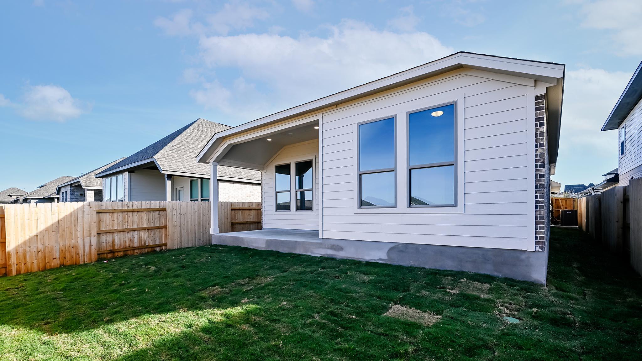 154 Blackborrow Dr, Kyle, TX 78640