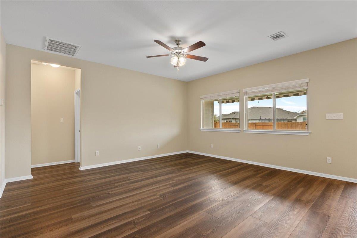 111 Crooked Trl, Bastrop, TX 78602