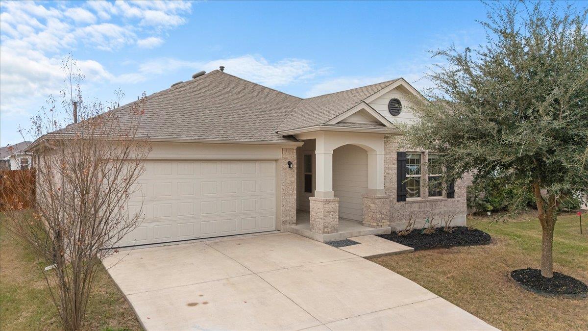 111 Crooked Trl, Bastrop, TX 78602