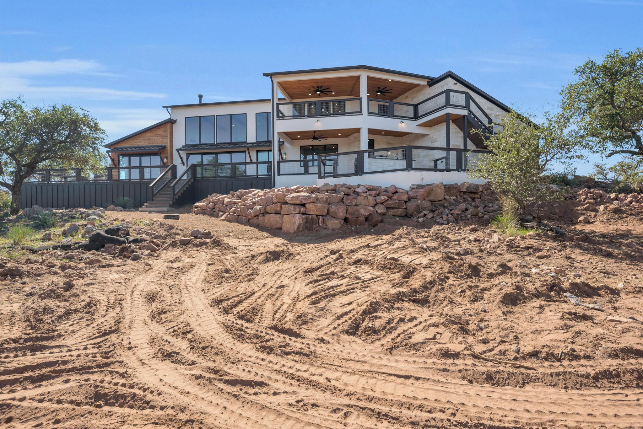 101 Silver Way W, Horseshoe Bay, TX 78657