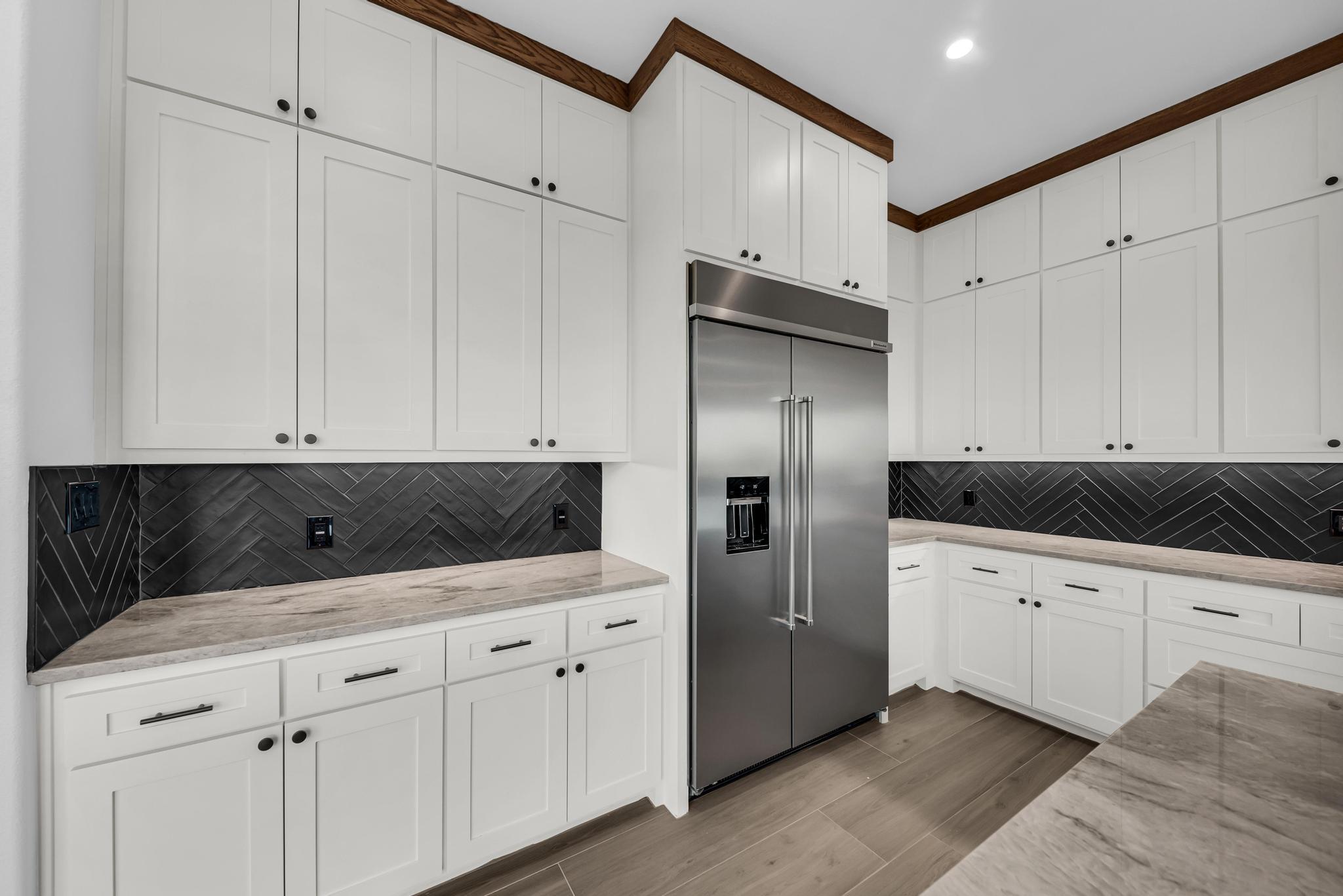 101 Silver Way W, Horseshoe Bay, TX 78657