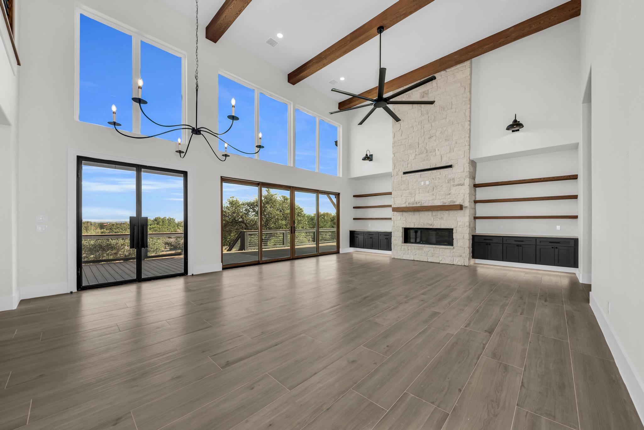 101 Silver Way W, Horseshoe Bay, TX 78657