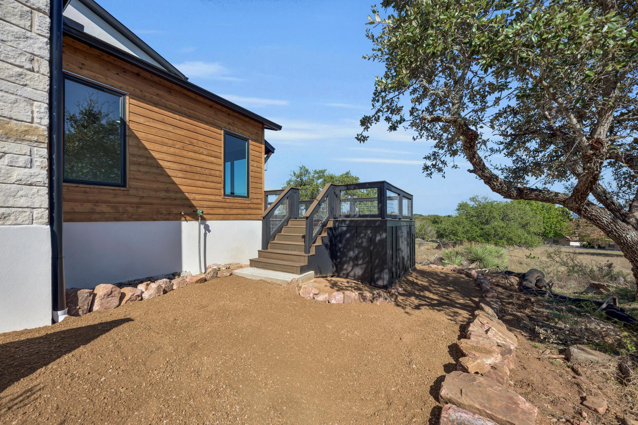 101 Silver Way W, Horseshoe Bay, TX 78657