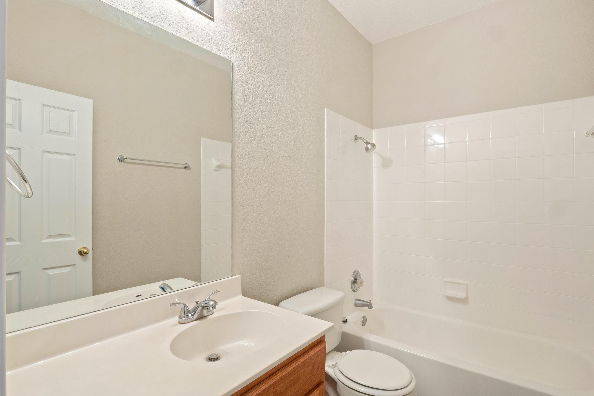 144 Oxford Dr, Kyle, TX 78640