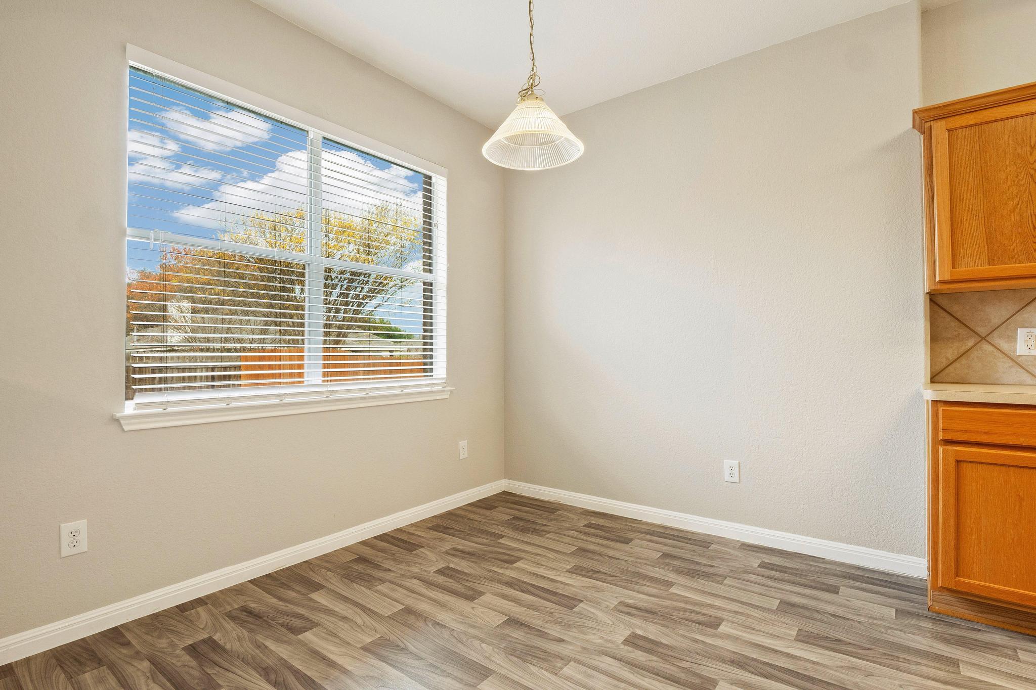 144 Oxford Dr, Kyle, TX 78640