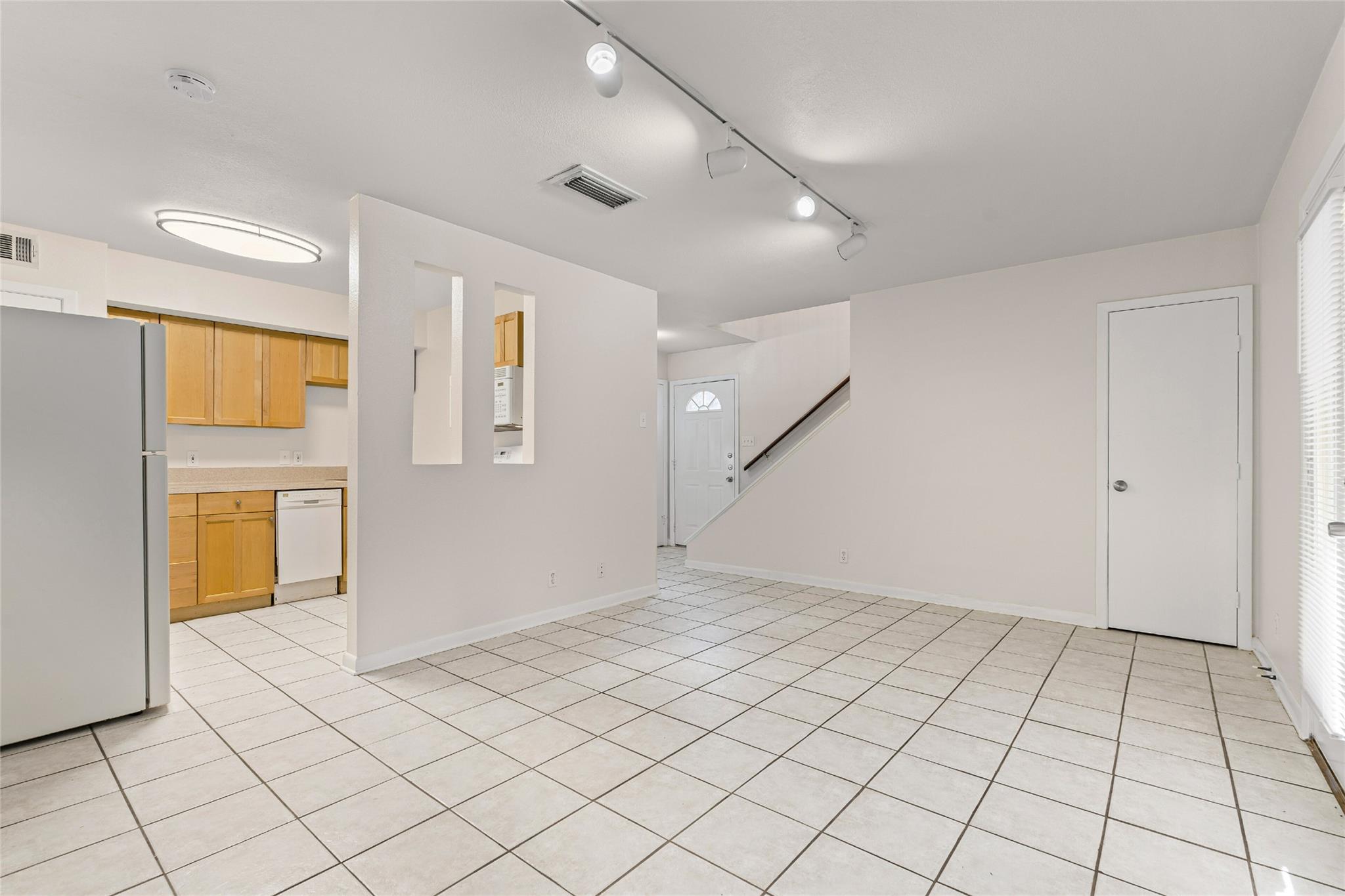 2800 Westhill Dr # 102, Austin, TX 78704