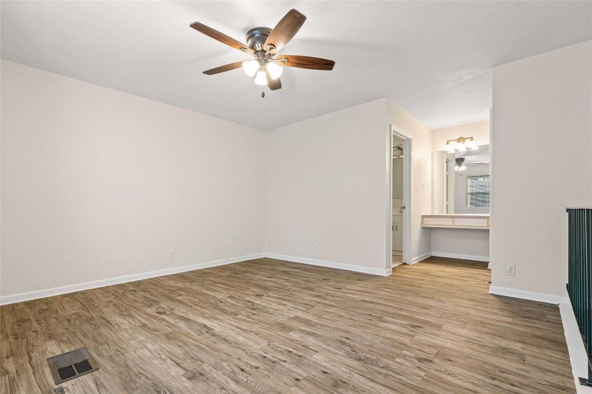 2800 Westhill Dr # 102, Austin, TX 78704