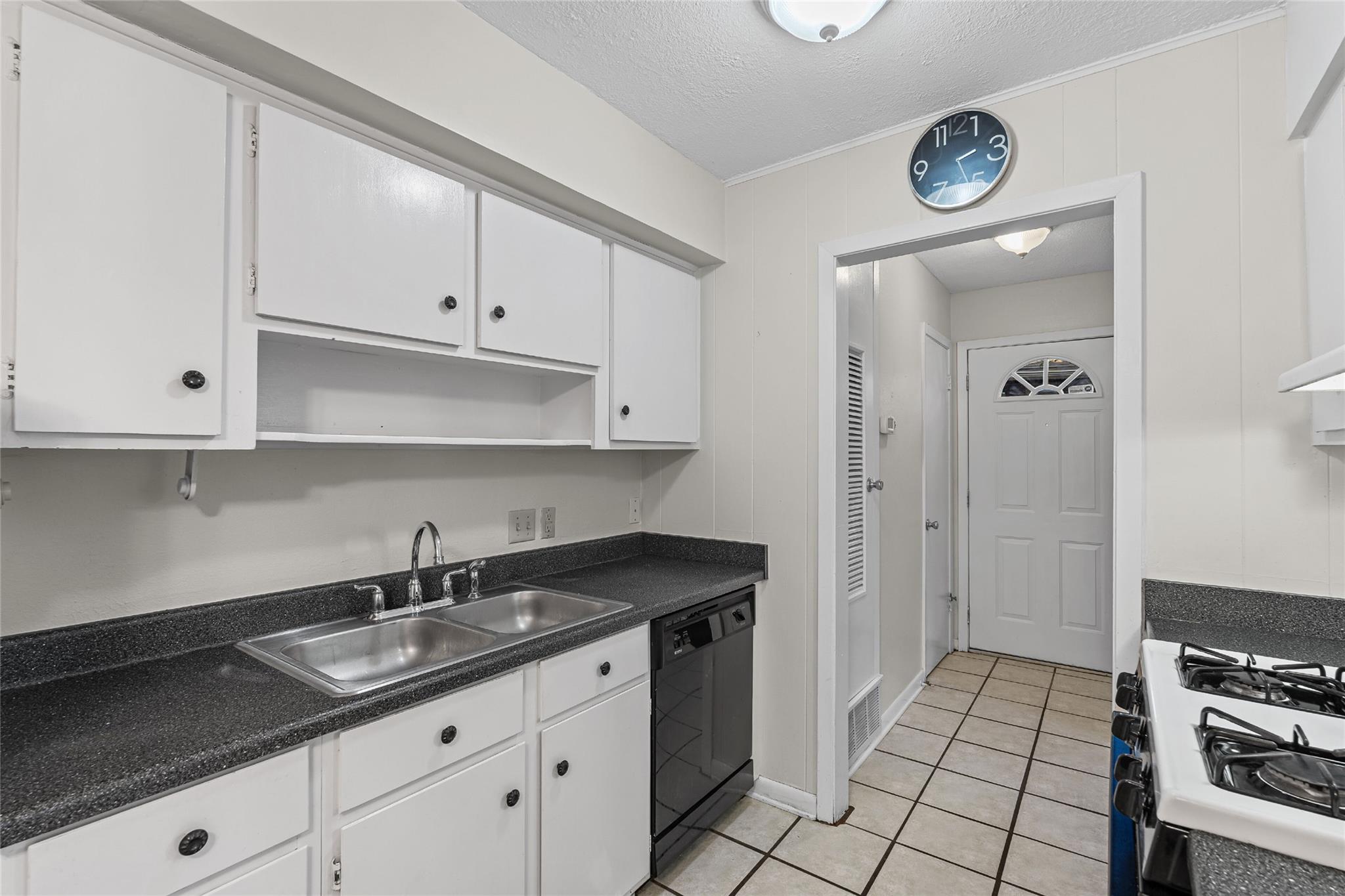 2800 Westhill Dr # 103, Austin, TX 78704