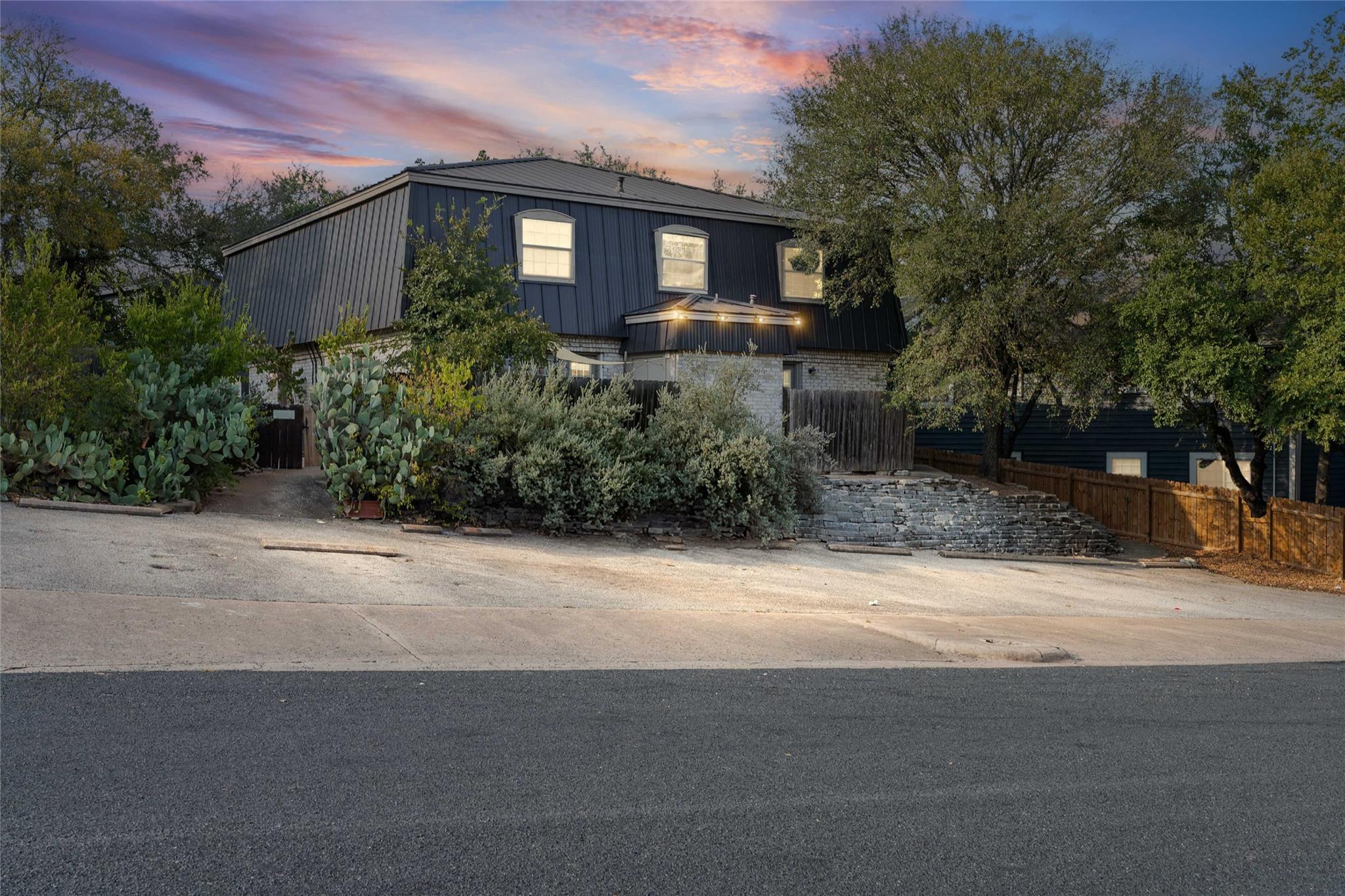 2800 Westhill Dr # 103, Austin, TX 78704