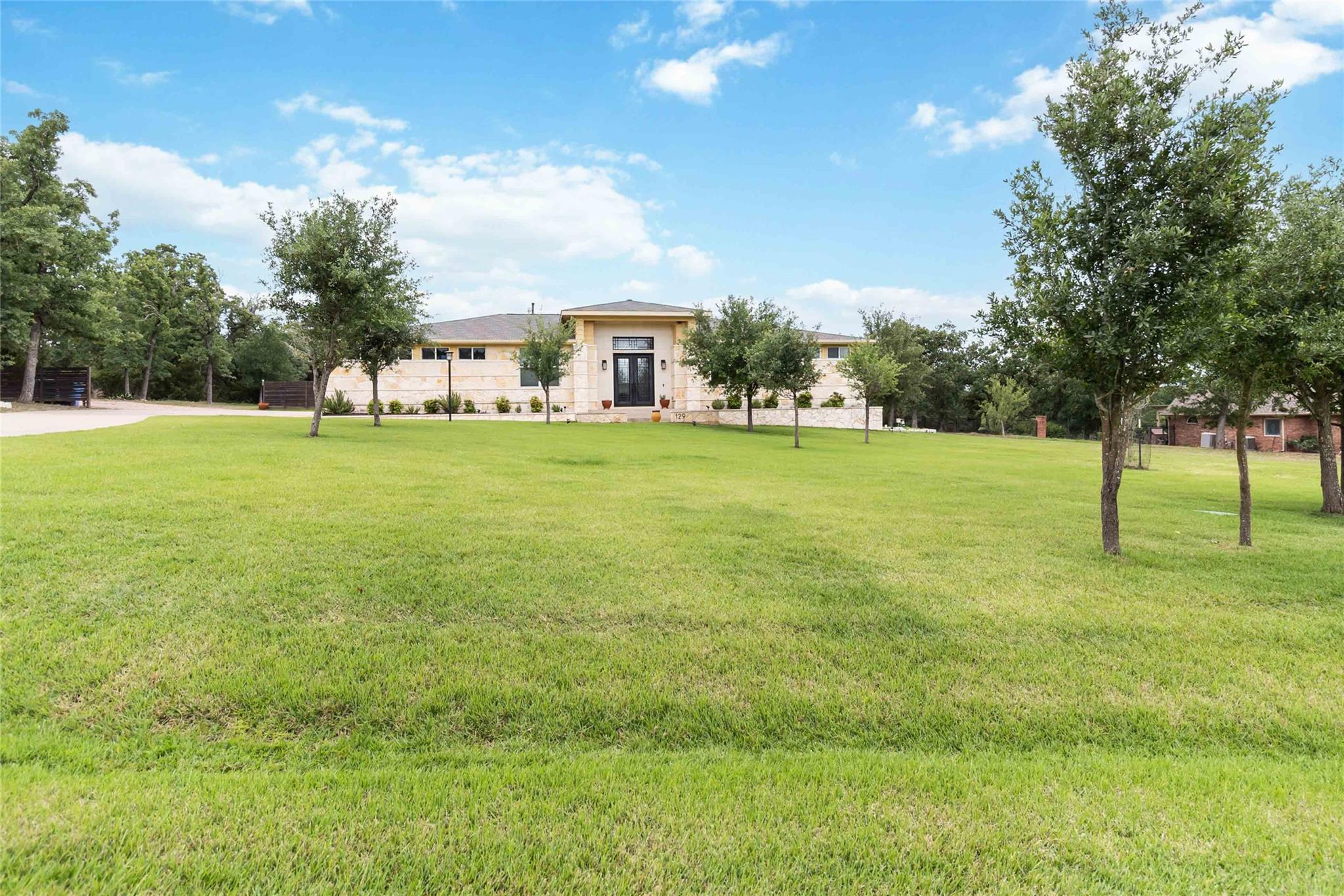 129 Powder Horn Rd, Bastrop, TX 78602