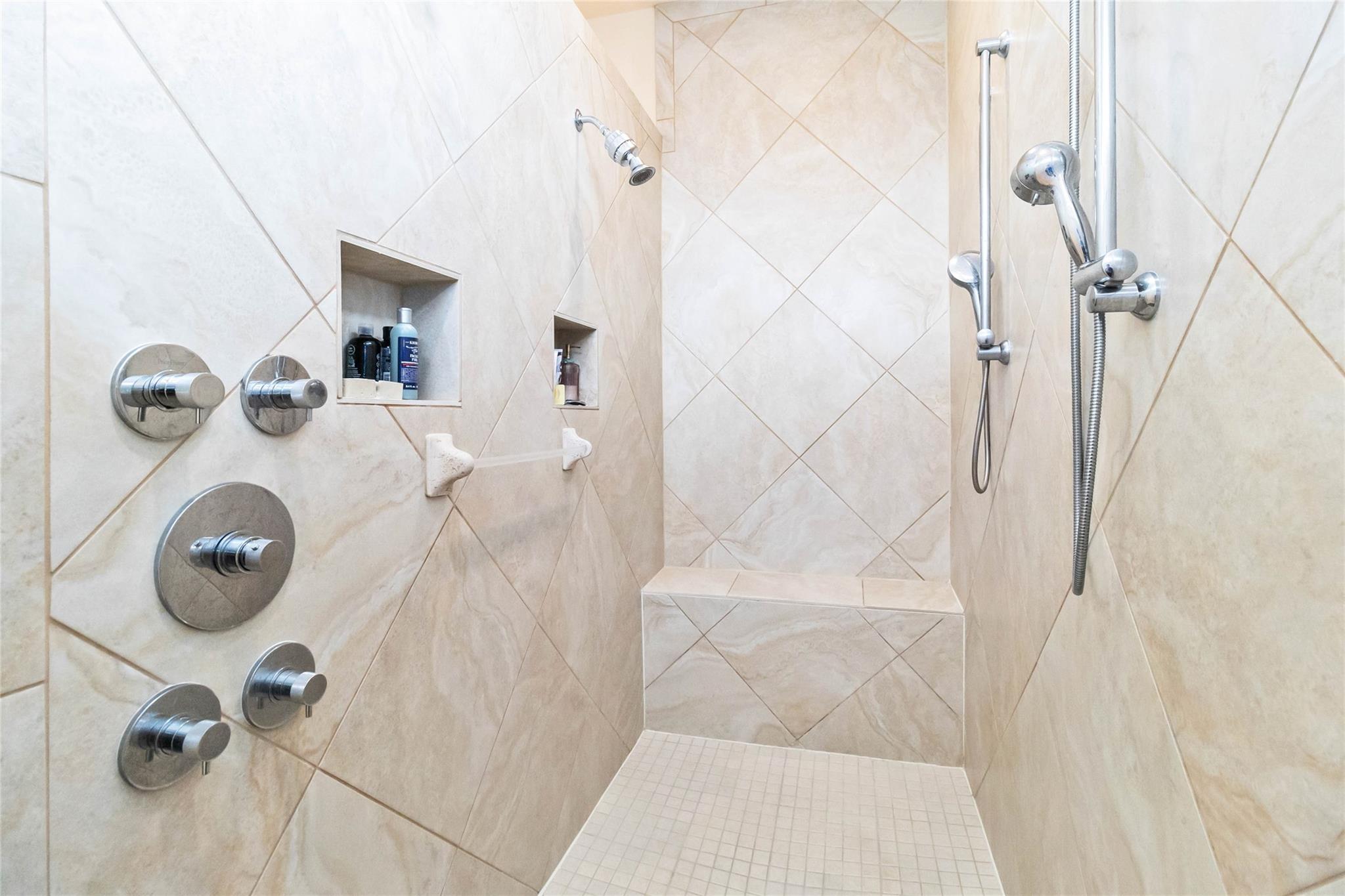 129 Powder Horn Rd, Bastrop, TX 78602