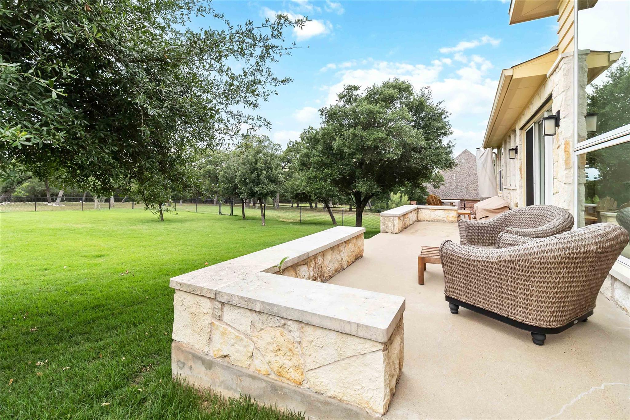 129 Powder Horn Rd, Bastrop, TX 78602