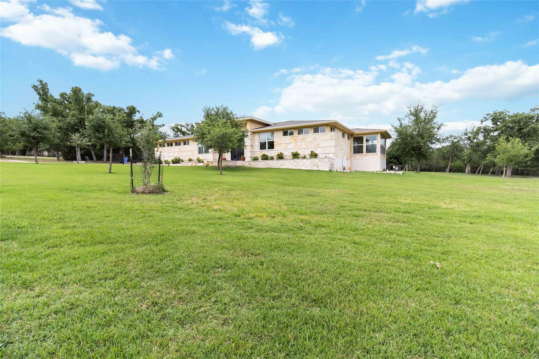 129 Powder Horn Rd, Bastrop, TX 78602