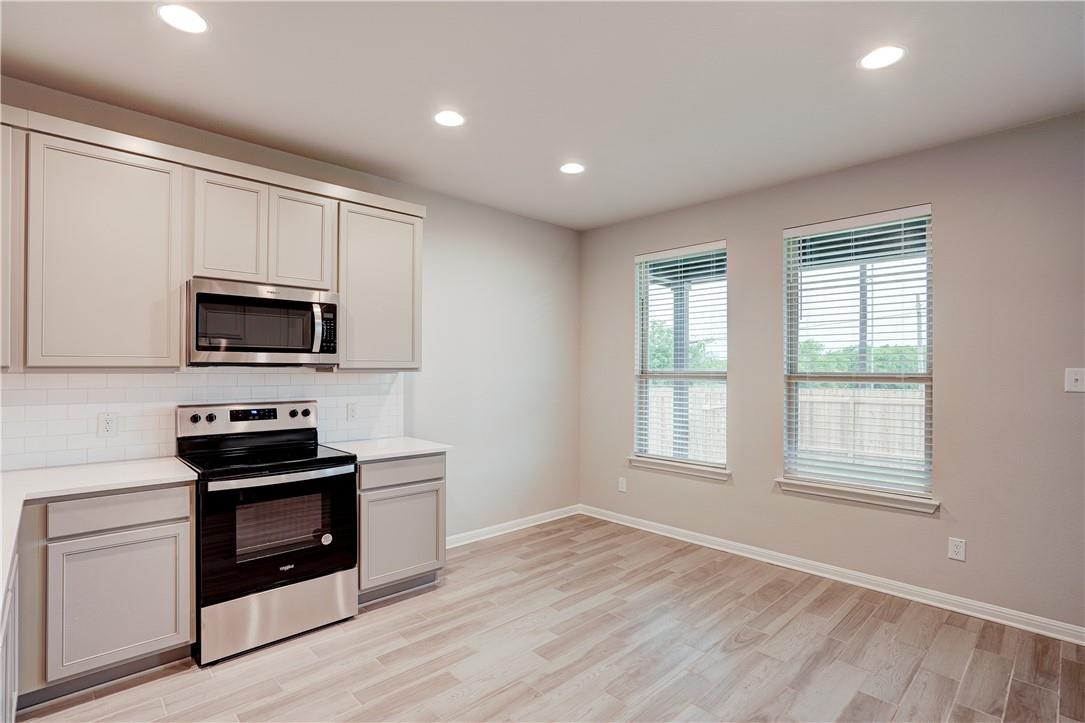 309 Unforgiven Ln, Jarrell, TX 76537