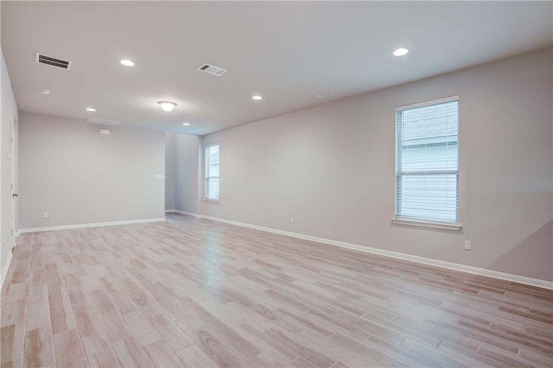 309 Unforgiven Ln, Jarrell, TX 76537