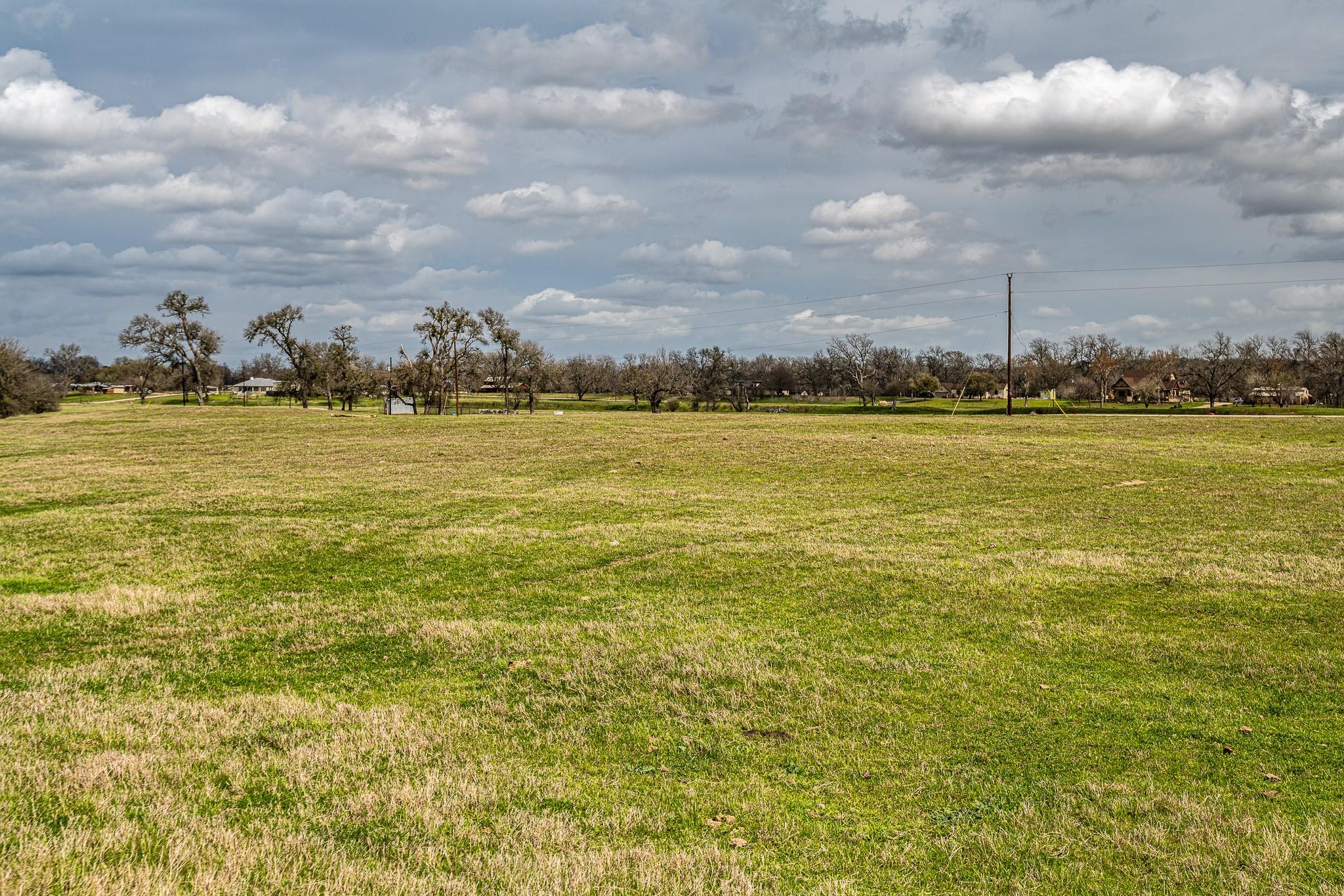 121 Mechelle St, Smithville, TX 78957