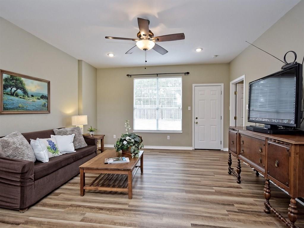 600 Grand Prairie Cir, Dripping Springs, TX 78620