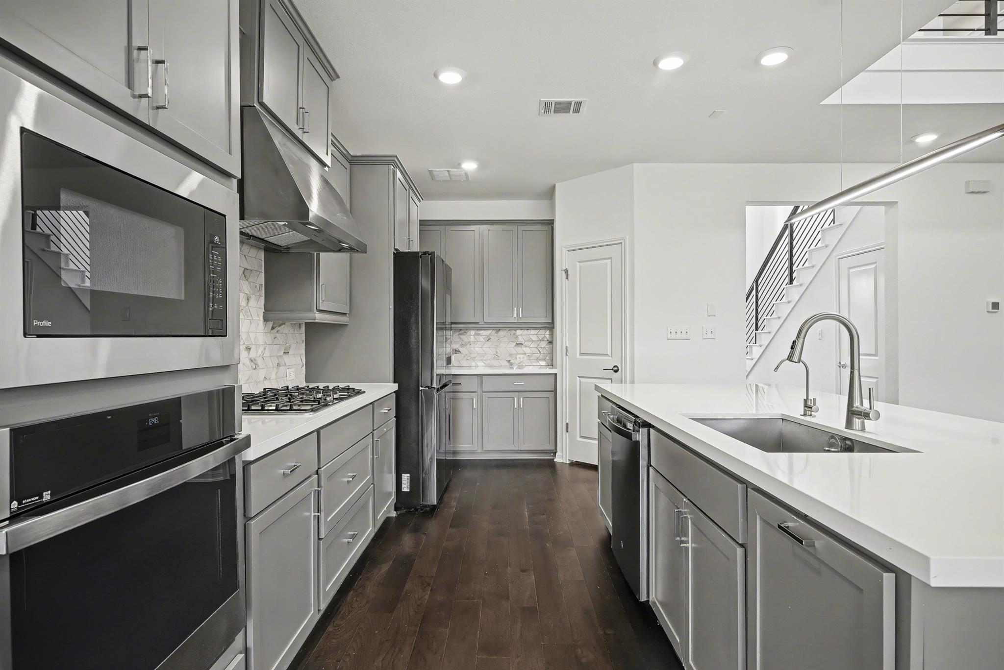 424 Spindrift Ln, Leander, TX 78641